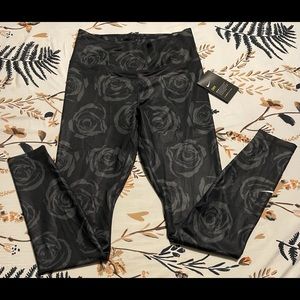 Nike Dri-fit leggings black w/gray roses size med